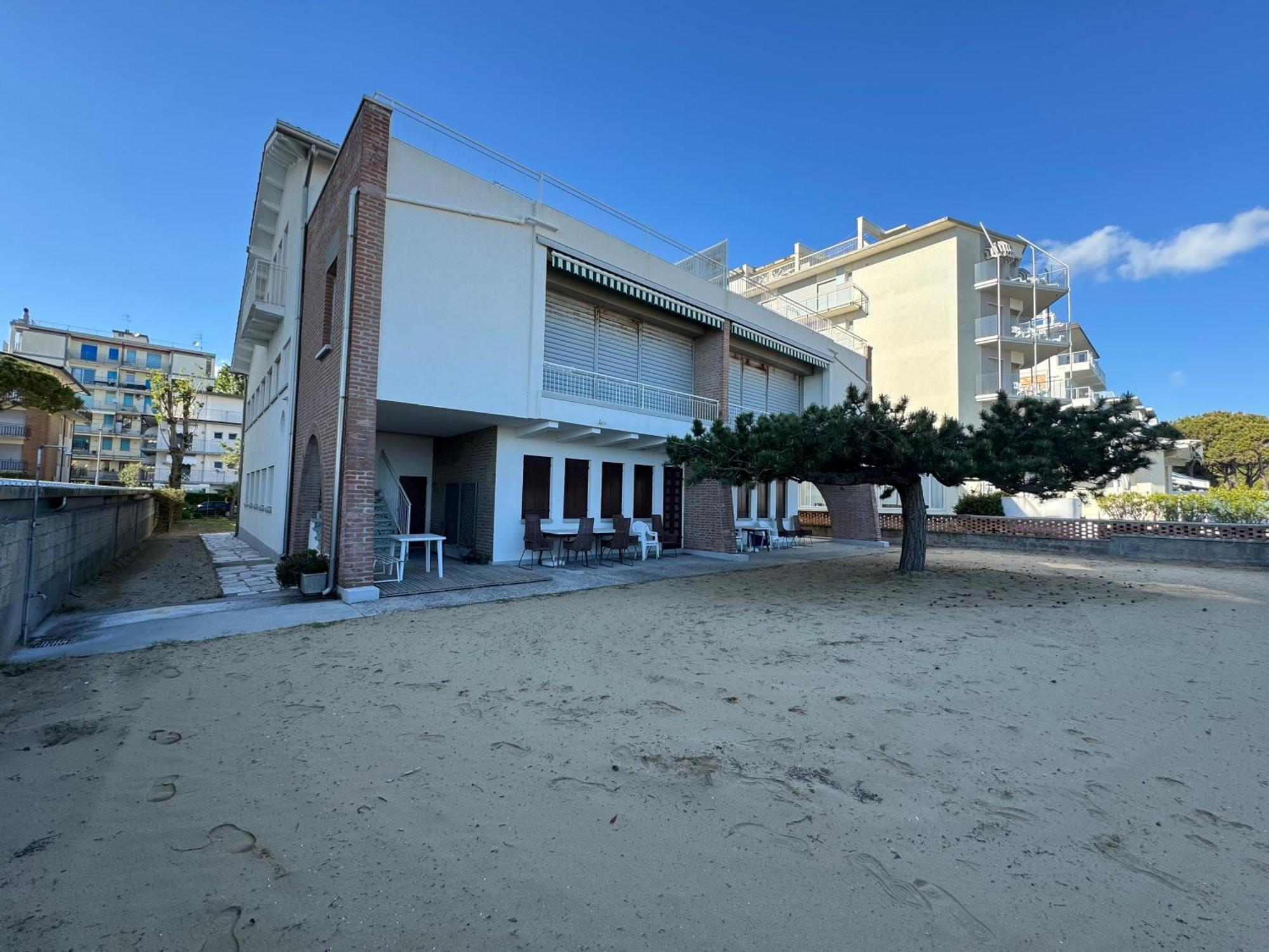 App4Rent Villa Zanetti - Appartamenti Con Spiaggia Privata Frontemare Lido di Jesolo Zewnętrze zdjęcie