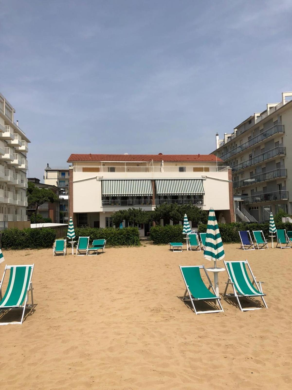 App4Rent Villa Zanetti - Appartamenti Con Spiaggia Privata Frontemare Lido di Jesolo Zewnętrze zdjęcie