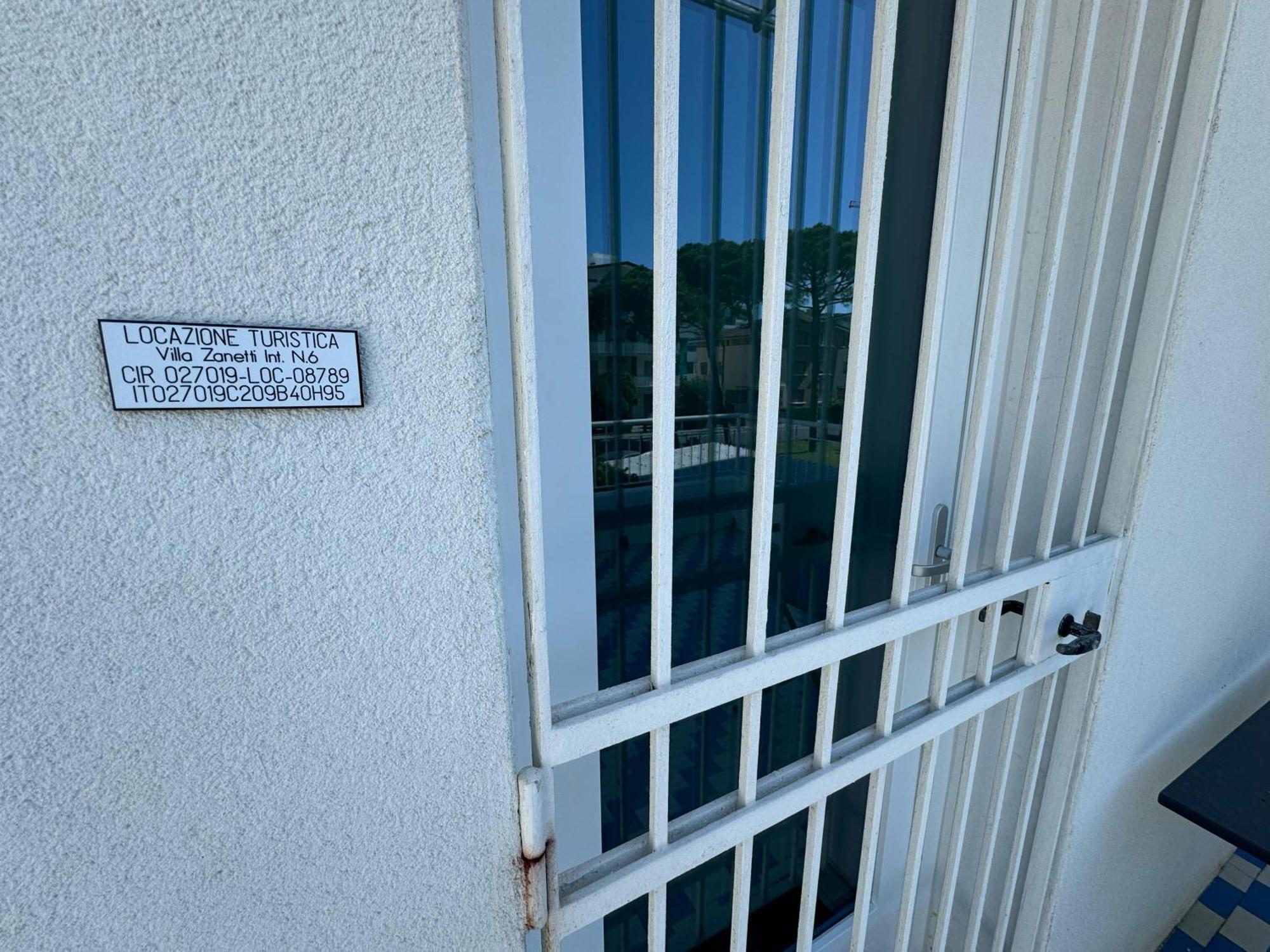 App4Rent Villa Zanetti - Appartamenti Con Spiaggia Privata Frontemare Lido di Jesolo Zewnętrze zdjęcie